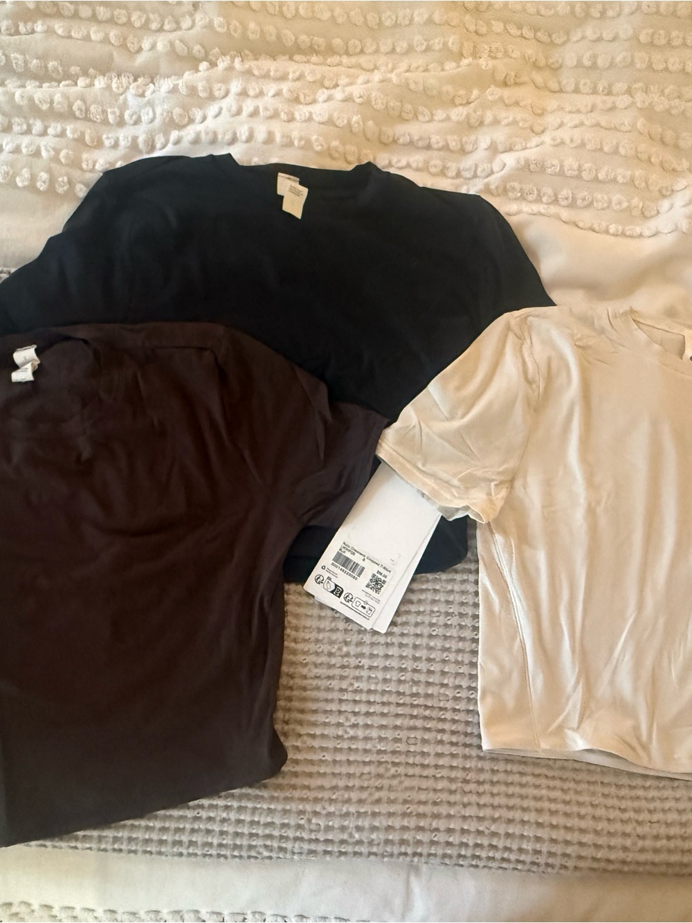 Lululemon nulu crop tee in 3 colors size small